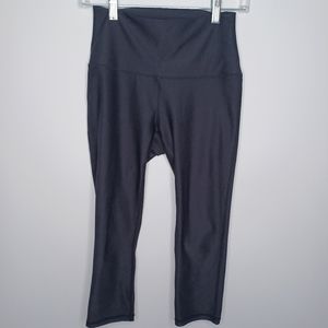 Tesla Capri Leggings Size Medium Black